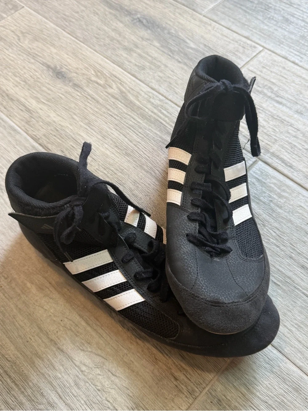 Adidas Mens HVC Wrestling Shoes Size 11.5 Black/White, Gum Bottom
